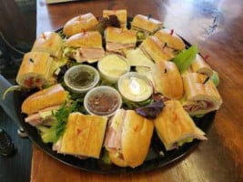 Cugino's Deli food