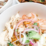 Pho Please Comida
