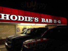Hodie's Bbq outside