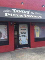 Tony's Pizza Palace food