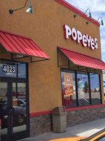 Popeyes Louisiana Kitchen outside