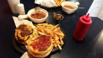 Hondo & Shorty's Burger Place food