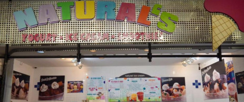 Natural's Ice Cream Yogurt Smoothie (located Inside Cnn Center) food