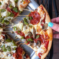 Hawthorne's New York Pizza And Huntersville food