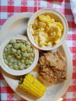 Lynda's Country Kitchen food