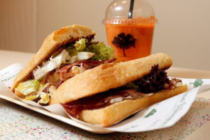 Panino Silvestre Balmes food