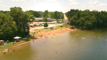 Lakeside Grill Lodging outside