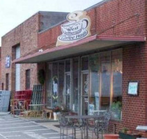 West Jefferson Coffee House outside