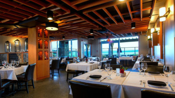 Pacific Prime Restaurant & Lounge inside