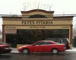 Pete’s Pitaria And Other Fine Foods outside