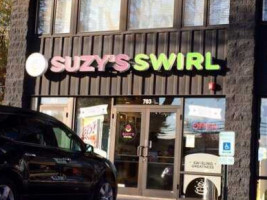 Suzy's Swirl outside