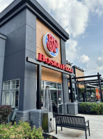 Boston Pizza outside