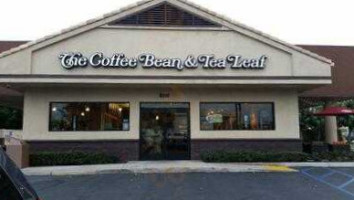 Coffee Bean And Tea Leaf outside