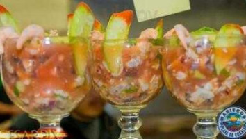 Mariscos Playa De Corales food