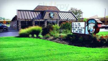 Village Tavern Grill Of Carol Stream food