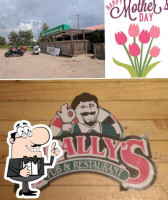 Wally's Pub food