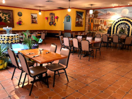 La Fuente Restaurant inside