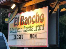 El Rancho outside