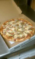 Arena's Pizza Bostwick Lake food