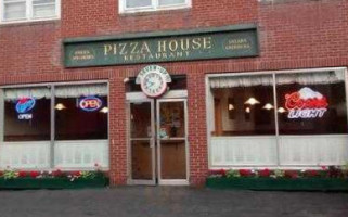 Great Barrington Pizza House inside