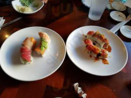 Cowfish Sushi food