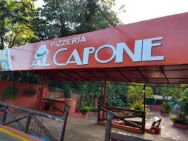 Pizzeria Al Capone outside