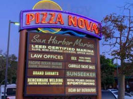Pizza Nova Point Loma outside
