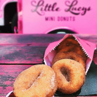 Little Lucy's Mini Donuts outside