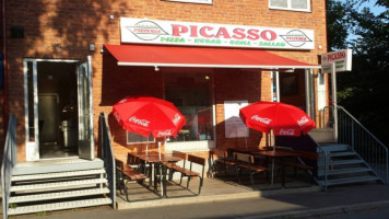 Picasso Pizzeria inside