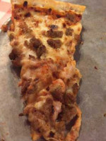 Parton's Pizza food