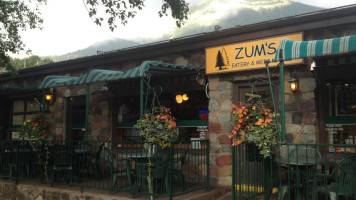 Zum's Eatery & Mercantile outside