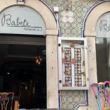 Babete À l'intérieur