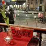 Orange Restaurant Dentro