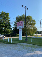 Castle Ice Cream outside