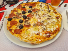Pizzeria 100 Nome food