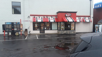 Honey Dew Donuts outside