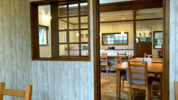 Cafe'r inside