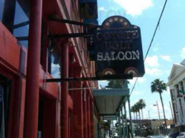 Coyote Ugly Saloon outside