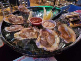 B-17 Bombers Oyster Pub food