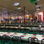 Chuck E. Cheese Dentro