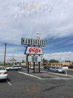 Griff's Burger Bar outside