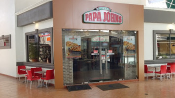 Papa John's Galerias inside