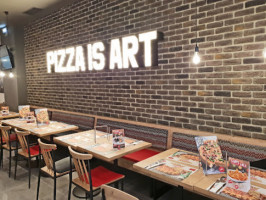 Pizza Hut Alegro Setubal inside
