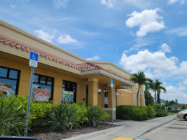 Pollo Tropical outside