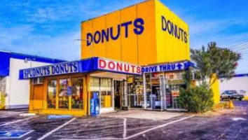 Spudnuts Donuts outside