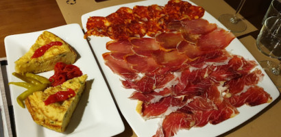 Les Tapas S'emballent food