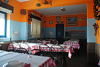 Cafe Tres Arcos inside