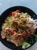 Poke Paradise food