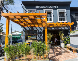 Brazuca Coffee outside