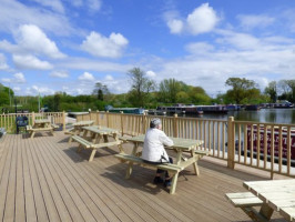 White Mills Marina Boathouse food